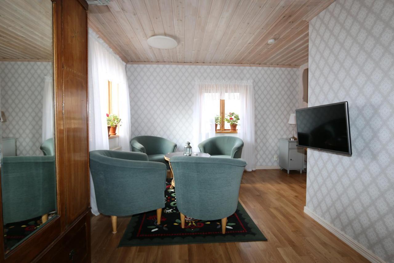Ratt O Roder Stugby & Konferens Villa Djuras Екстериор снимка