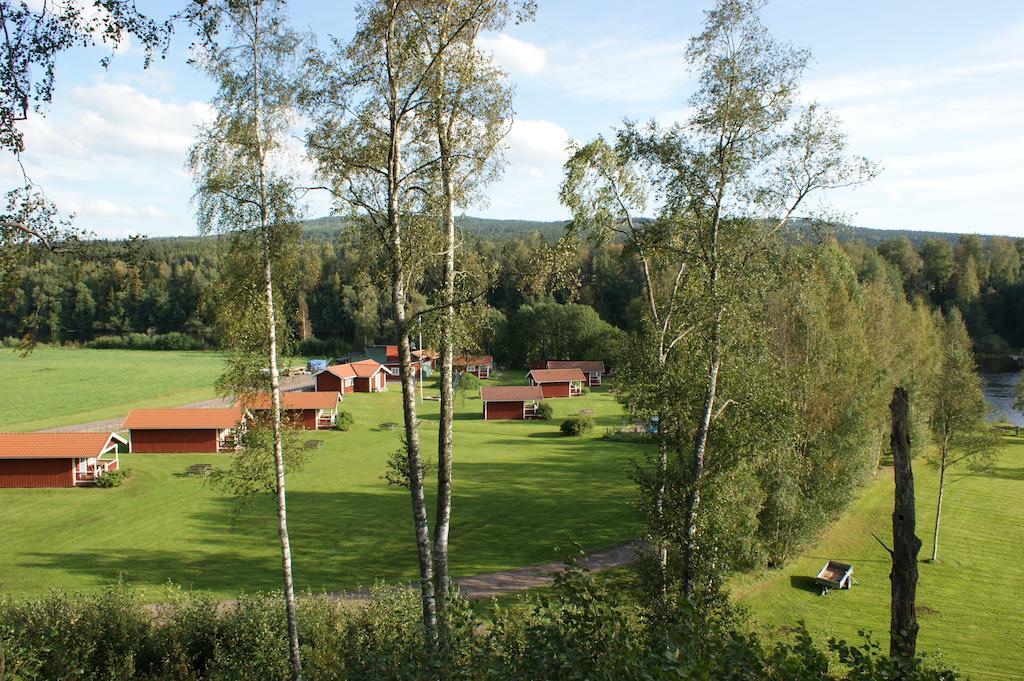 Ratt O Roder Stugby & Konferens Villa Djuras Екстериор снимка